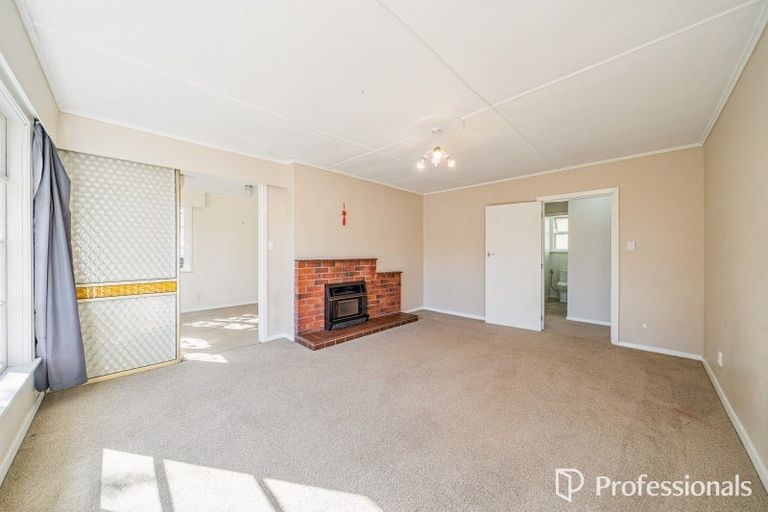 Photo of property in 5 Delaney Drive, Stokes Valley, Lower Hutt, 5019