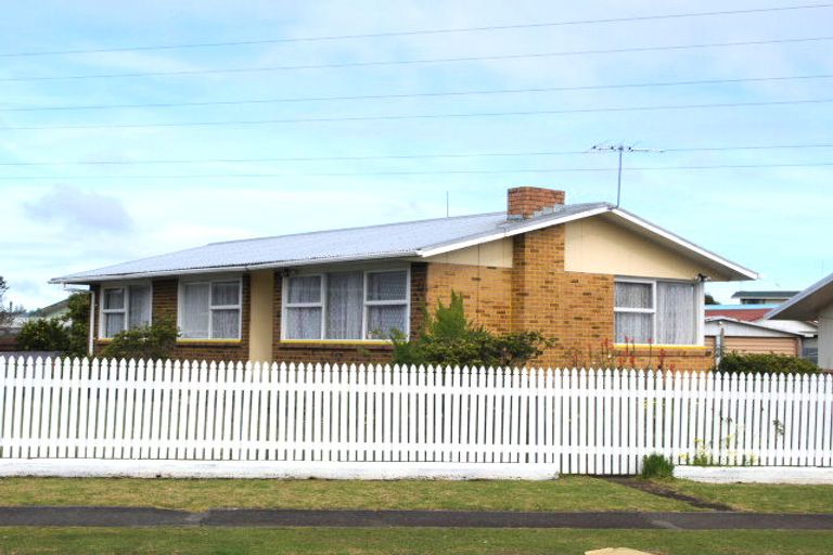 Photo of property in 14 Quennell Avenue, Favona, Auckland, 2024