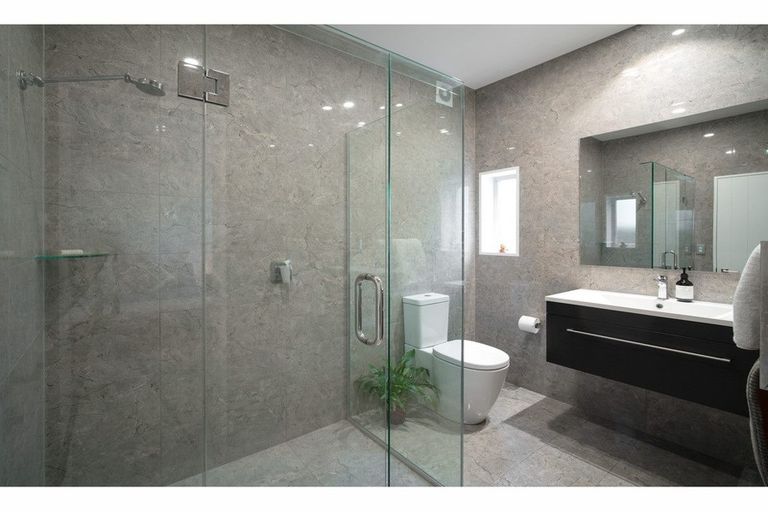 Photo of property in 17 Innes Road, St Albans, Christchurch, 8052