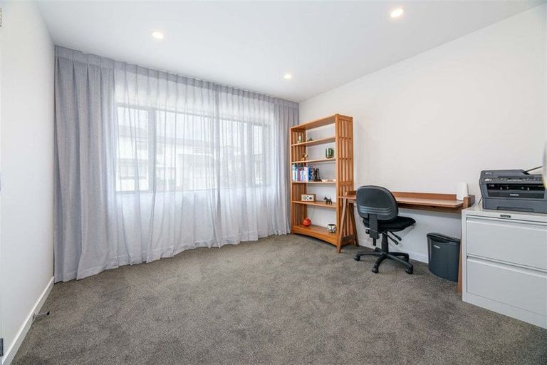 Photo of property in 14 Moki Place, Long Bay, Auckland, 0630
