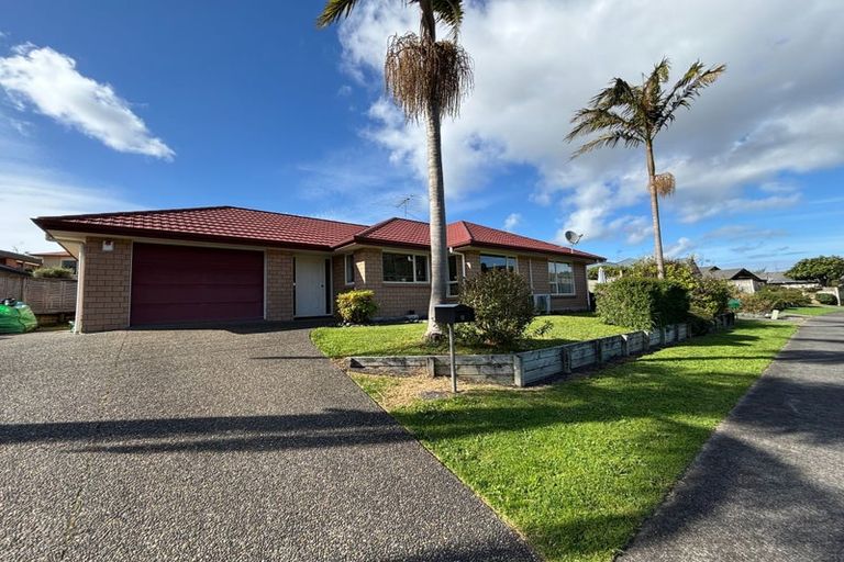 Photo of property in 12 Max Short Drive, Pukekohe, 2120