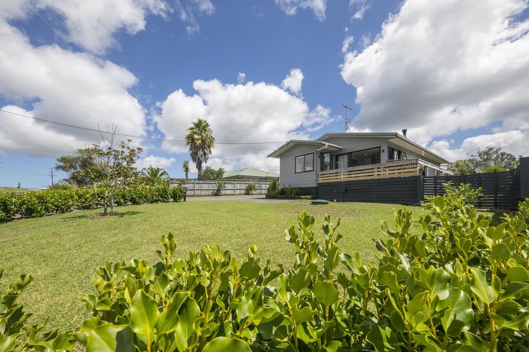 Photo of property in 105 Kaipara Portage Road, Riverhead, 0820