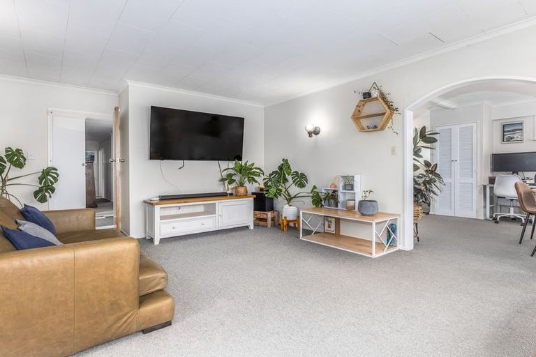 Photo of property in 4 Graham Street, Levin, 5510