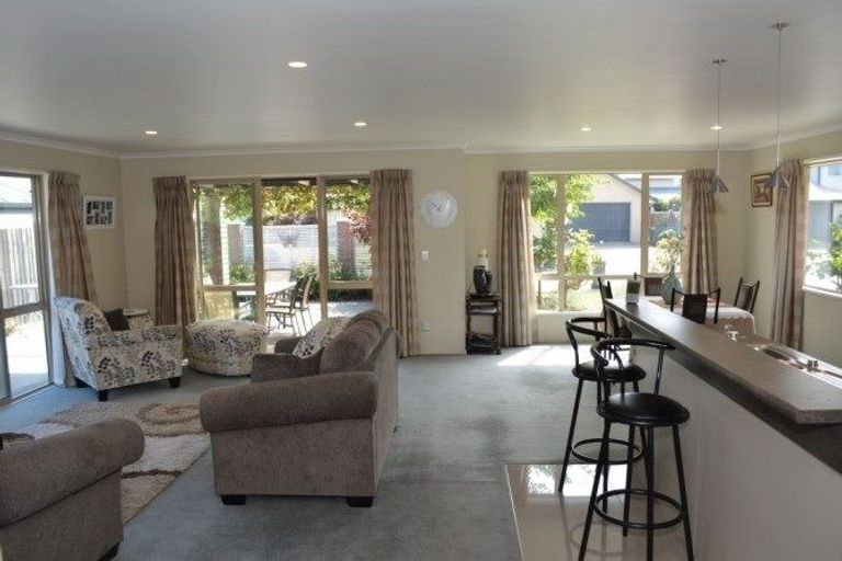 Photo of property in 3 Matua Place, Parklands, Christchurch, 8083