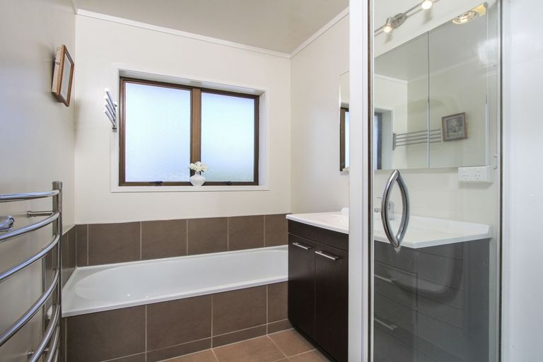 Photo of property in 2/107 Golf Road, New Lynn, Auckland, 0600