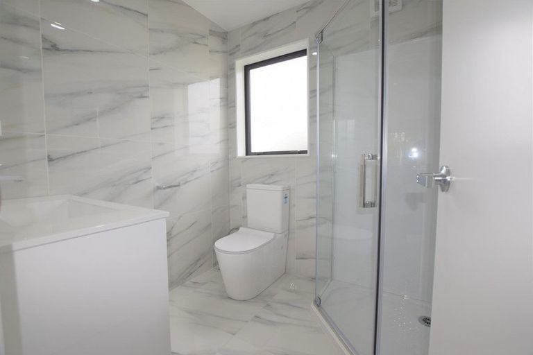 Photo of property in 71a Fruitvale Road, New Lynn, Auckland, 0600