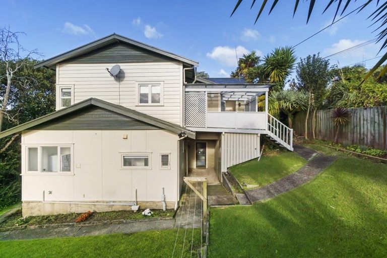 Photo of property in 143 Ocean View Road, Hillcrest, Auckland, 0627