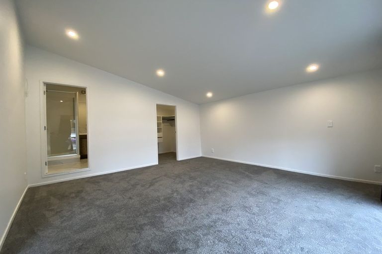 Photo of property in 8 Panorama Court, Red Beach, 0932