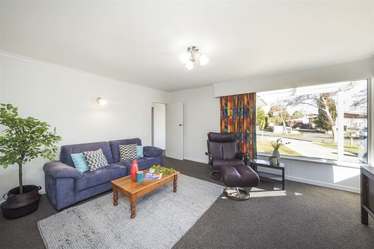 Photo of property in 35 Abraham Crescent, Milson, Palmerston North, 4414