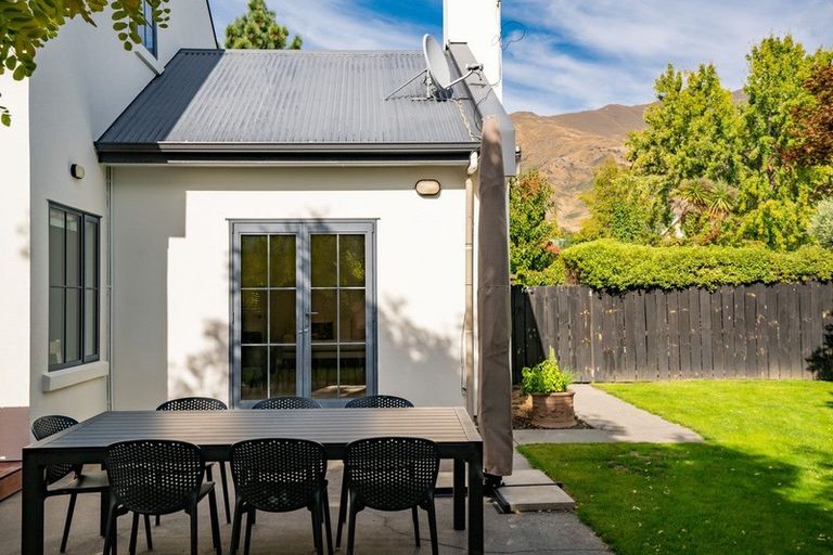 Photo of property in 25 Meadowstone Drive, Wanaka, 9305