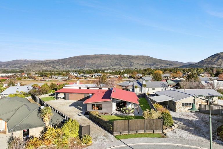 Photo of property in 11 Juno Place, Wanaka, 9305