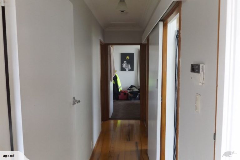 Photo of property in 2/7 Queen Street, Papakura, 2110
