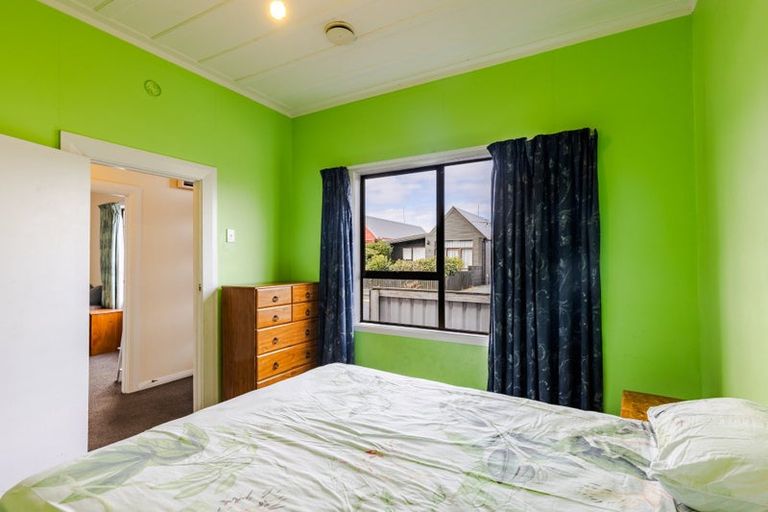 Photo of property in 32 Bathgate Street, South Dunedin, Dunedin, 9012