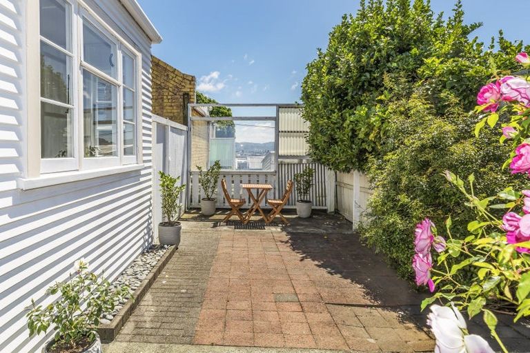 Photo of property in 240 Adelaide Road, Newtown, Wellington, 6021