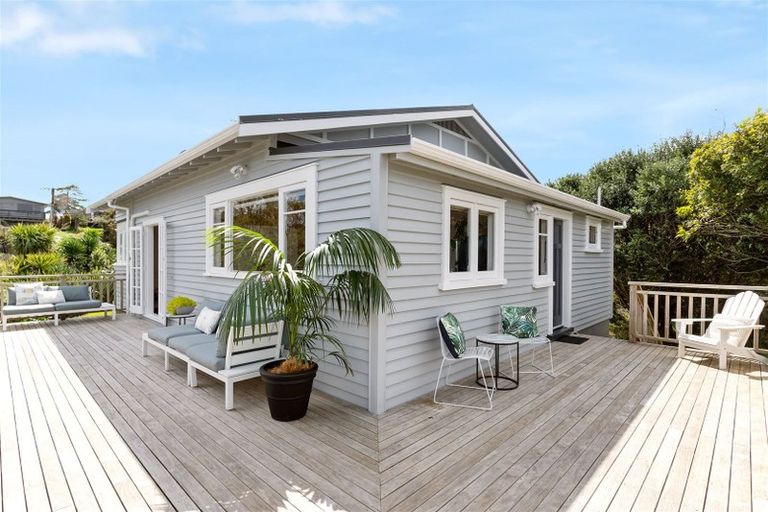 Photo of property in 30 Neptune Avenue, Beach Haven, Auckland, 0626