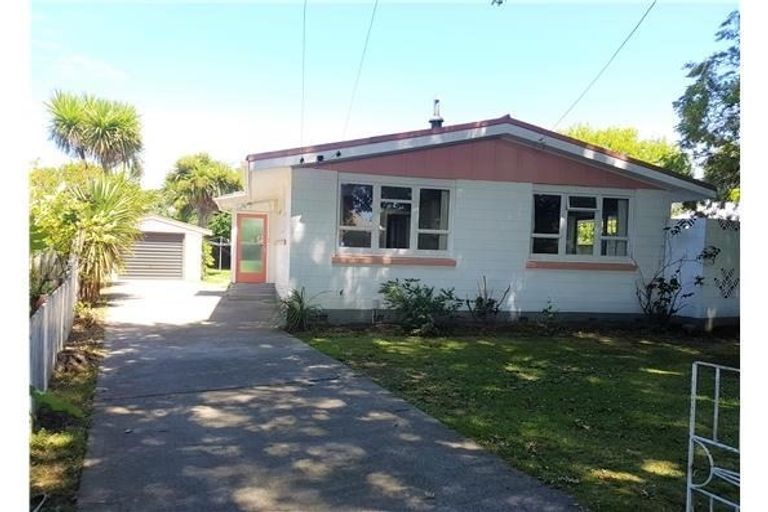 Photo of property in 57 Guildford Street, Burnside, Christchurch, 8053