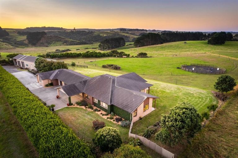 Photo of property in 135b Hutchinson Road, Helensville, 0875