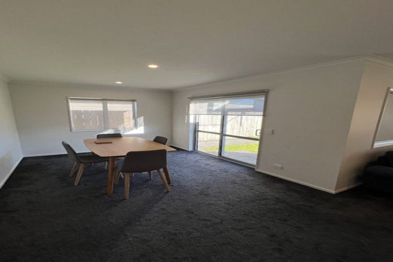 Photo of property in 36 Whareatua Avenue, Takanini, 2112