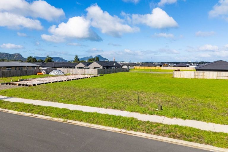 Photo of property in 9 Taurangawaka Road, One Tree Point, 0118