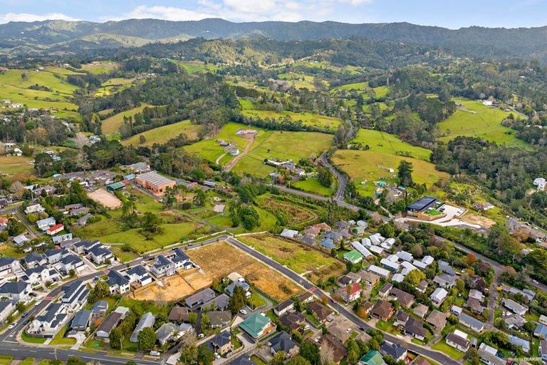 Photo of property in 16 Monte Cristal Avenue, Swanson, Auckland, 0614
