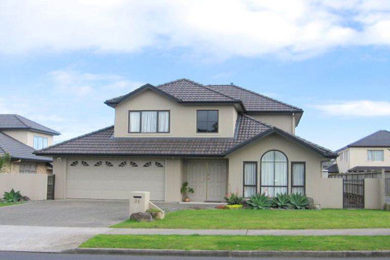 Photo of property in 31 Middlefield Drive, East Tamaki Heights, Auckland, 2016