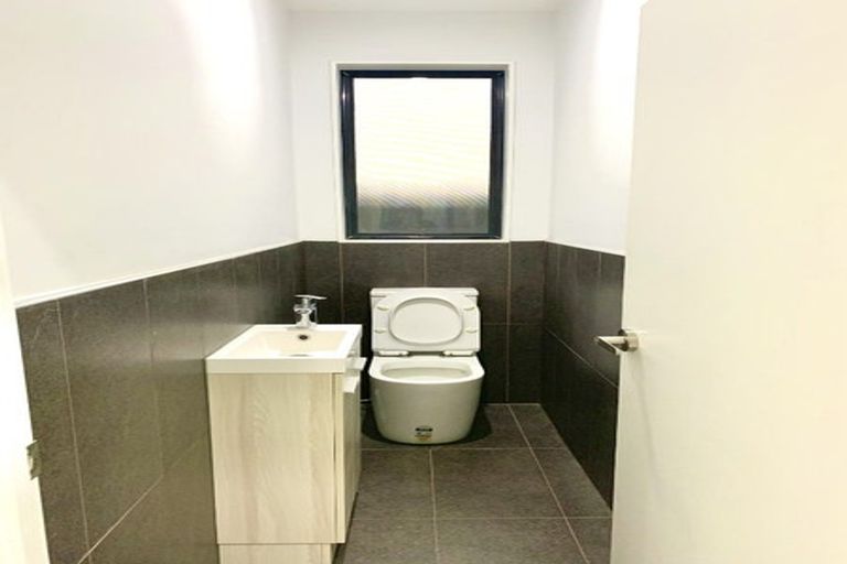 Photo of property in 8 Pihoihoi Place, Hobsonville, Auckland, 0616