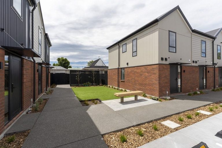 Photo of property in 2/132 Tancred Street, Linwood, Christchurch, 8062