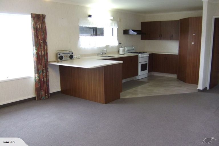 Photo of property in 2/2 Broadway, Waitara, 4320