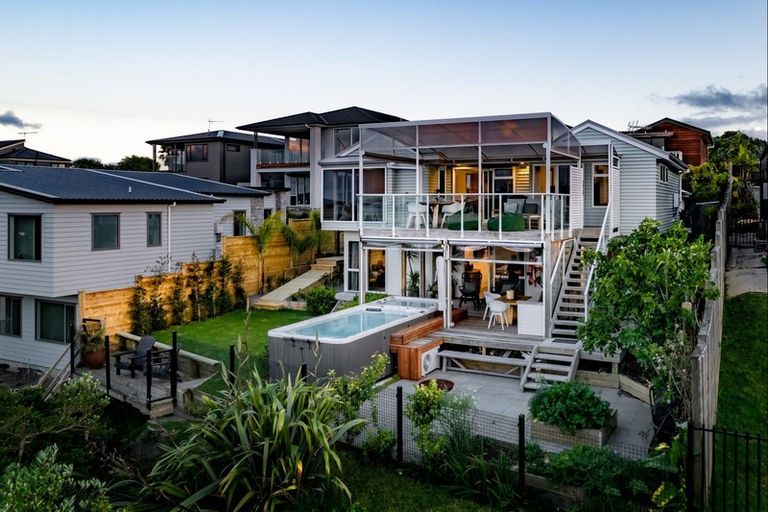 Photo of property in 1/53 Rosario Crescent, Red Beach, 0932