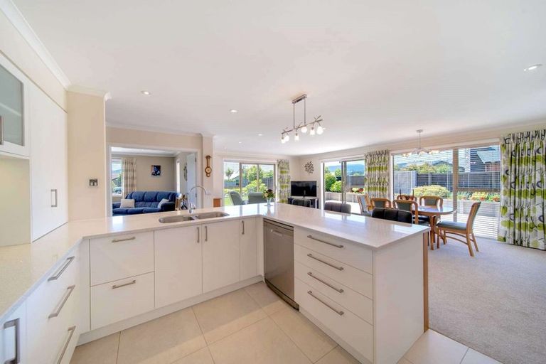 Photo of property in 48 Hagart-alexander Drive, Mosgiel, 9024