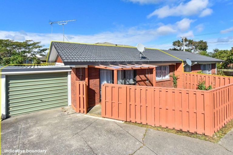 Photo of property in 2/24 Robertson Road, Favona, Auckland, 2024