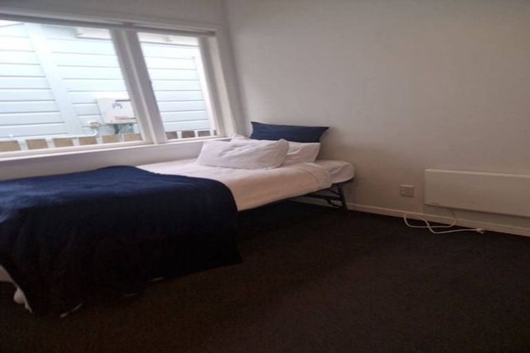 Photo of property in 301 Karaka Bay Road, Karaka Bays, Wellington, 6022
