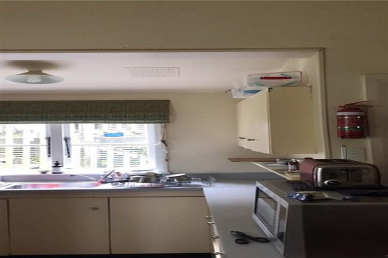 Photo of property in 33 Nottingham Street, Karori, Wellington, 6012