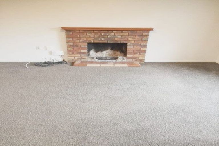 Photo of property in 4 Queen Mary Avenue, New Lynn, Auckland, 0600