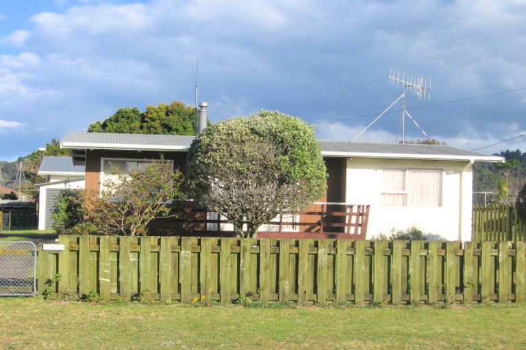 Photo of property in 302 Linton Crescent, Whangamata, 3620