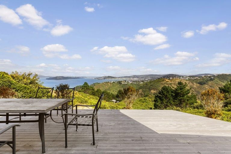 Photo of property in 20 Grumman Lane, Newlands, Wellington, 6037