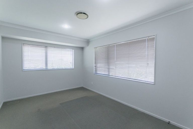 Photo of property in 94 San Marino Drive West, Henderson, Auckland, 0612
