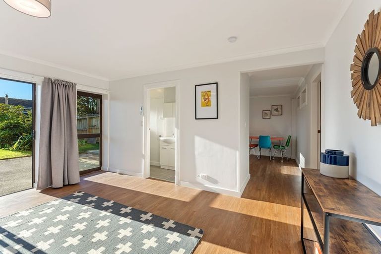 Photo of property in 11 Waiheke Street, Waikanae Beach, Waikanae, 5036