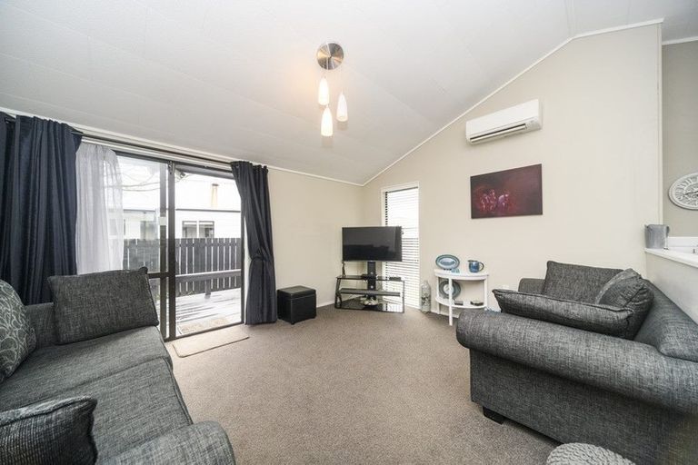 Photo of property in 6 Mercury Street, Milson, Palmerston North, 4414