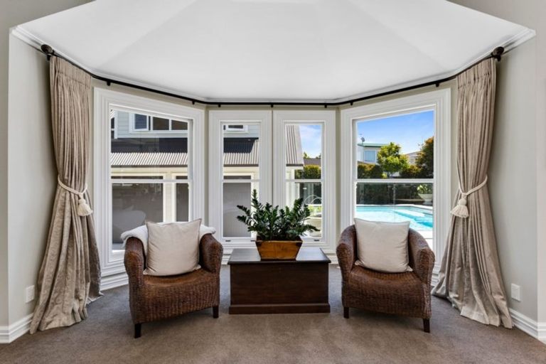 Photo of property in 9 Tui Glen Road, Birkenhead, Auckland, 0626