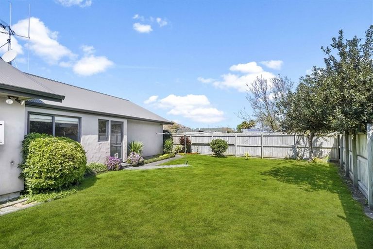 Photo of property in 16 Lockhart Place, Rototuna, Hamilton, 3210