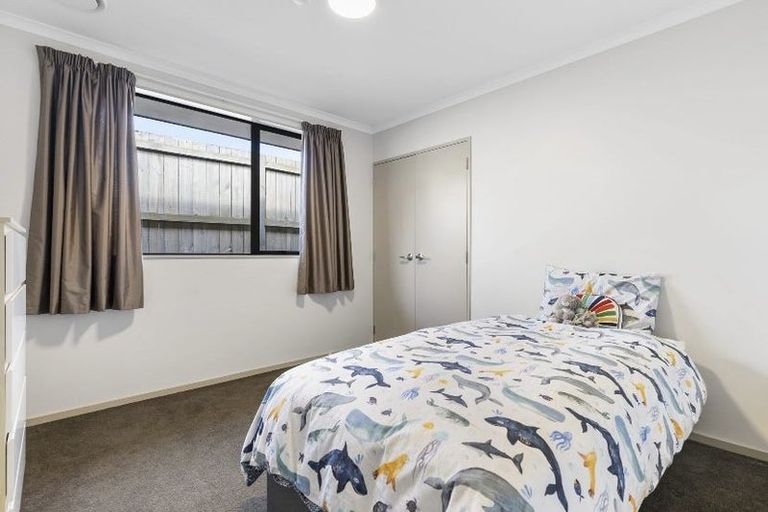 Photo of property in 169a Colwill Road, Massey, Auckland, 0614