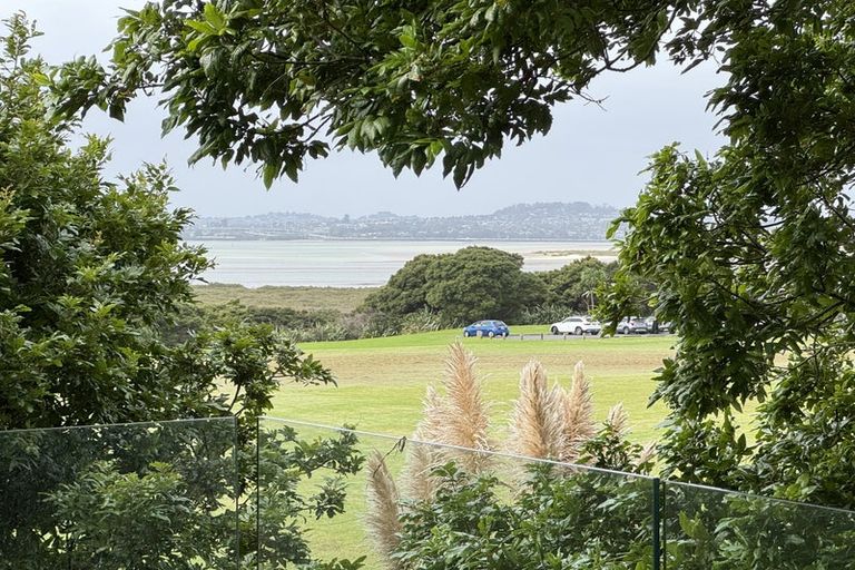 Photo of property in 479 Te Atatu Road, Te Atatu Peninsula, Auckland, 0610