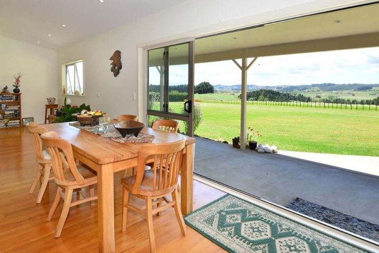 Photo of property in 135c Hutchinson Road, Helensville, 0875