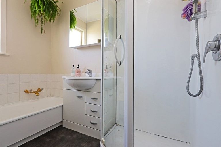 Photo of property in 75 Church Road, Taradale, Napier, 4112