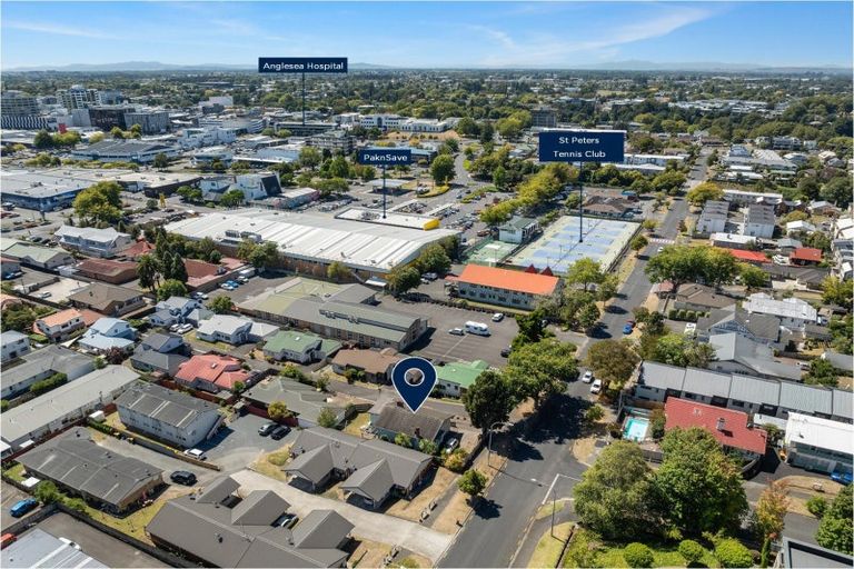 Photo of property in 72a Palmerston Street, Hamilton Central, Hamilton, 3204