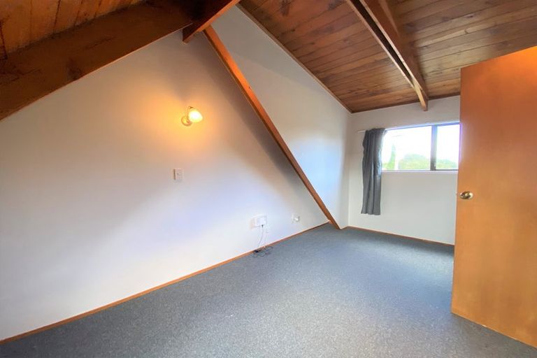 Photo of property in 5 Harrington Road, Henderson, Auckland, 0610