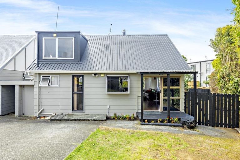 Photo of property in 17b Tawa Crescent, Manurewa, Auckland, 2102