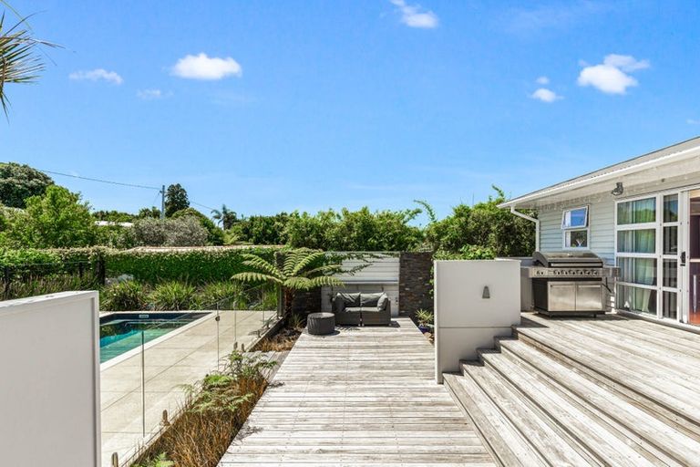 Photo of property in 23 Gloria Avenue, Te Atatu Peninsula, Auckland, 0610