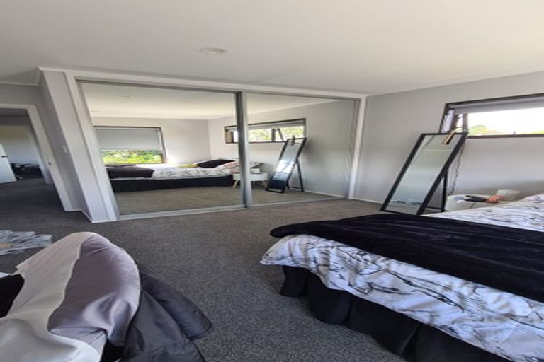 Photo of property in 2/25 Sartors Avenue, Northcross, Auckland, 0630